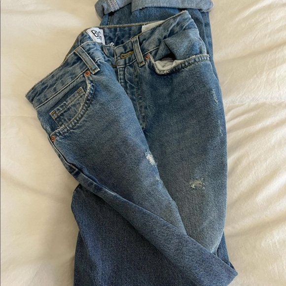 Size 25,never worn mom jeans!’ - Picture 1 of 4
